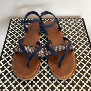 Toms sandals gently used condition